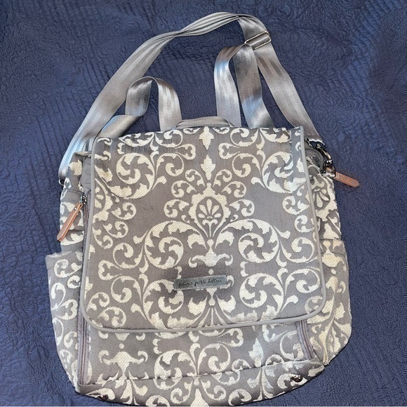 Petunia Pickle Bottom Gray white damask diaper bag, EUC - Picture 1 of 10
